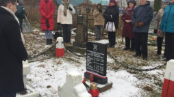 Uroczystość poświęcenia odrestaurowanej tablicy na cmentarzu w Miadziole ku czci żołnierzy poległych podczas wojny polsko-bolszewickiej 1920 r. Źródło: Ambasada RP w Mińsku