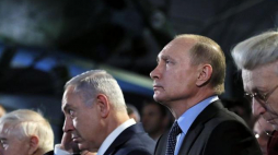 Prezydent Rosji Władimir Putin (2P) i premier Izraela Benjamin Netanjahu (2L) podczas uroczystości w Moskwie z okazji Międzynarodowego Dnia Pamięci o Ofiarach Holokaustu. Fot. PAP/EPA