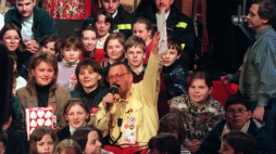 III finał Wielkiej Orkiestry Świątecznej Pomocy. 1995-01-07. Fot. PAP/R. Pietruszka