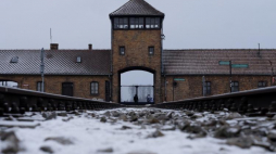 Brama obozu Auschwitz II-Birkenau. Fot. PAP/A. Grygiel