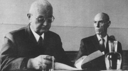 Ludwig Hahn i Thomas Wippenbeck podczas procesu w Hamburgu. Źródło: Wikimedia Commons