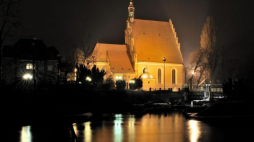 Katedra w Bydgoszczy, widok od strony Brdy. Fot. PAP/M. Rozwadowski