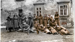 Ochotnicza Legia Kobiet we Lwowie, 1919 r. Fotografia ze zbiorów Archiwum Akt Nowych