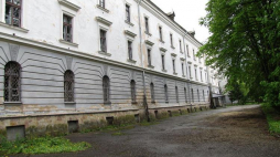 Budynek dawnego kolegium Jezuitów w Chyrowie. Źródło: Wikimedia Commons
