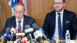 Dyrektor generalny MSZ Izraela Juwal Rotem (L) i wiceszef MSZ Bartosz Cichocki. Jerozolima, 01.03.2018. Fot. PAP/EPA