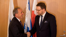 Dyrektor generalny MSZ Izraela Juwal Rotem (L) i wiceszef MSZ Bartosz Cichocki. Jerozolima, 01.03.2018. Fot. PAP/EPA