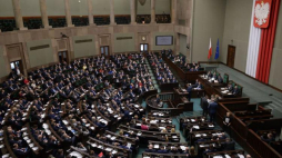 Posłowie na sali posiedzeń, podczas posiedzenia Sejmu. Fot. PAP/M. Obara