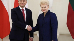 Prezydent RP Andrzej Duda i prezydent Litwy Dalia Grybauskaite. Wilno, 17.02.2018. Fot. PAP/L. Szymański  