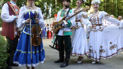 Zespoły muzyczne i taneczne wystąpiły, 27 bm. w Białymstoku w ramach Święta Kultury Białoruskiej. Głównym celem święta jest prezentacja i popularyzacja kultury białoruskiej, zwłaszcza tworzonej przez mniejszość białoruską w Polsce. Fot. PAP/A. Reszko