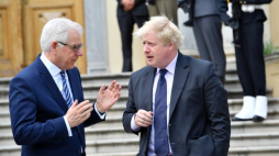 Minister spraw zagranicznych Polski Jacek Czaputowicz (L) i minister spraw zagranicznych Wielkiej Brytanii Boris Johnson (P). Fot. PAP/J. Turczyk
