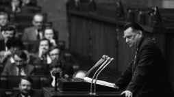 Głosowanie nad wyborem nowego rządu Jana Olszewskiego, 23.12.1991. Fot. PAP/I. Radkiewicz
