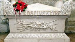 Sarkofag Tadeusza Kościuszki w krypcie św. Leonarda w katedrze wawelskiej. Fot. PAP/J. Bednarczyk