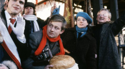 Kadr z filmu "Marcowe migdały", reż. Radosław Piwowarski, 1989. Źródło: FPFF