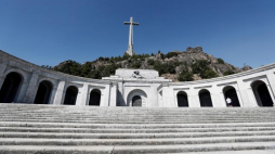 Hiszpania, San Lorenzo de El Escorial. Mauzoleum Valle de los Caídos, zwane oficjalnie Narodowym Pomnikiem Świętego Krzyża w Dolinie Poległych; w 1975 r. został tu pochowany gen. Francisco Franco. Fot. PAP/EPA/MARISCAL