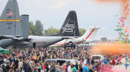 Międzynarodowe Pokazy Lotnicze Air Show w Radomiu. 25.08.2018. Fot. PAP/L. Szymański