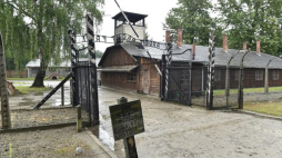 Teren b. niemieckiego obozu zagłady KL Auschwitz. Fot. PAP/J. Bednarczyk