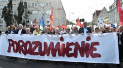 Marsz w Gdańsku w ramach obchodów 38. rocznicy Sierpnia '80 pod hasłem "Porozumienie". Fot. PAP/M. Gadomski