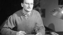 Sławomir Mrożek w 1958 r. Fot. PAP/CAF