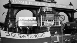 Strajk w Porcie Szczecińskim. 08.1988. Fot. PAP/CAF/J. Undro 