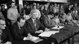 Podpisanie Porozumienia Jastrzębskiego w kopalni "Manifest Lipcowy". Jastrzębie Zdrój, 3.09.1980 r. Fot. PAP/CAF/St. Jakubowski
