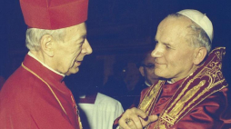 Papież Jan Paweł II (P) i prymas Polski kardynał Stefan Wyszyński. Watykan, 16.10.1978. Fot. PAP/A. Kossobudzki Orłowski