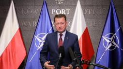 Minister obrony narodowej Mariusz Błaszczak podczas konferencji prasowej w Warszawie przed wylotem do USA. Fot. PAP/P. Supernak