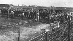 Obóz dla internowanych legionistów w Szczypiornie. Fot. NAC