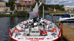 Jacht "I love Poland" zacumowany na szczecińskiej wyspie Łasztownia. 09.2018. Fot. PAP/M. Bielecki