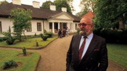 Krzysztof Penderecki w Lusławicach 1988 r. Fot. PAP/J. Morek