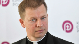 Rzecznik Konferencji Episkopatu Polski ks. Paweł Rytel-Andrianik. Fot. PAP/W. Pacewicz