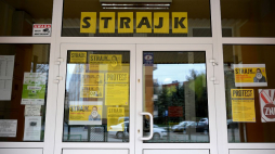Strajk nauczycieli w Szkole Podstawowej nr 16 w Rzeszowie. 10.04.2019. Fot. PAP/D. Delmanowicz