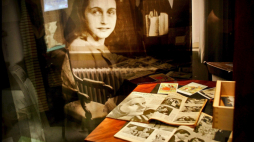 Amsterdam, Holandia, 11.04.06. Fragmenty wystawy o Annie Frank w Muzeum Historycznym w Amsterdamie 11 bm. Fot. PAP/EPA