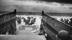 6 06 1944 r. Amerykańskie oddziały desantowe lądują na plaży Omaha w Normandii. Źródło: Wikipedia Commons