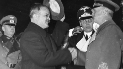 Wiaczesław Mołotow i Joachim von Ribbentrop w Berlinie, 1940 r. Źródło: Bundesarchiv