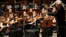 Warszawa, 12.01.2019. Koncert Noworoczny Polskiej Orkiestry Sinfonia Iuventus im. Jerzego Semkowa pod batutą maestro Antoniego Wita (P) w Studiu Koncertowym Polskiego Radia im. W. Lutosławskiego, 12 bm. w Warszawie. Fot. PAP/J. Kamiński