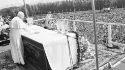 Częstochowa 04.06.1979. I pielgrzymka do Polski papieża Jana Pawła II w dniach 2-10 czerwca 1979 r. PAP/C. Langda