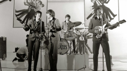Beatlesi na planie filmu „A Hard Day's Night”. Fot. PAP/Photoshot