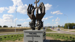 Suwałki, 10.07.2018. Pomnik ofiar obławy augustowskiej. PAP/A. Reszko