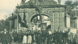 Brama Lubomirskich na Jasnej Górze. Lata 1900-1928. Źródło: CBN Polona