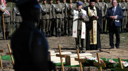 Uroczystości pogrzebowe szczątków 46 ofiar zamordowanych w Forcie III w Pomiechówku. Fot. PAP/P. Nowak