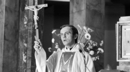 Warszawa 29.05.1983. Msza Święta za Ojczyznę w kościele pw. św. Stanisława Kostki na Żoliborzu - ksiądz Jerzy Popiełuszko.  PAP/G. Rogiński
