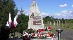Pomnik Powstańców Warszawskich - Jeńców Stalagu 344 Lamsdorf. Fot. Zbiory Centralnego Muzeum Jeńców Wojennych w Łambinowicach-Opolu