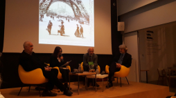 Warszawa, 19 11 2019. Od lewej prof. Andrzej Friszke, prowadząca Marta Grzywacz, prof. Krzysztof Kawalec i Zbigniew Gluza podczas dyskusji w Domu Spotkań z Historią poświęconej wspomnieniom Michała Sokolnickiego 