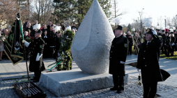 Uroczystość odsłonięcia pomnika upamiętniającego górników, którzy w wyniku wybuchu metanu zginęli w kopalni CSM w Stonawie w 2018 r. Fot. PAP/A. Grygiel