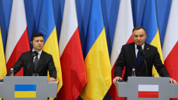  Prezydent Andrzej Duda (P) oraz prezydent Ukrainy Wołodymyr Zełenski (L) podczas oświadczenia dla mediów. Fot. PAP/A. Grygiel