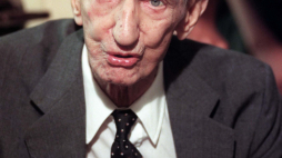 Jan Karski, 2000 r. Fot. PAP/T. Gzell