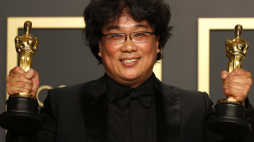  Bong Joon Ho podczas gali oscarowej 2020 r. Fot. PAP/EPA
