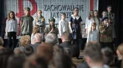 Występ szkolnego zespołu „Kreska” ze Szkół Salezjańskich w Mińsku Mazowieckim podczas uroczystości Dnia Pamięci Żołnierzy Wyklętych. 2018 r. Fot. PAP/P. Piątkowski