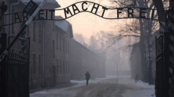 Teren b. niemieckiego obozu koncentracyjnego Auschwitz. Fot. PAP/A. Grygiel