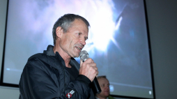 Zawoja (woj. małopolskie), 28.12.2014. Himalaista, pięciokrotny zdobywca Everestu Ryszard Pawłowski. Fot. PAP/S. Rozpędzik